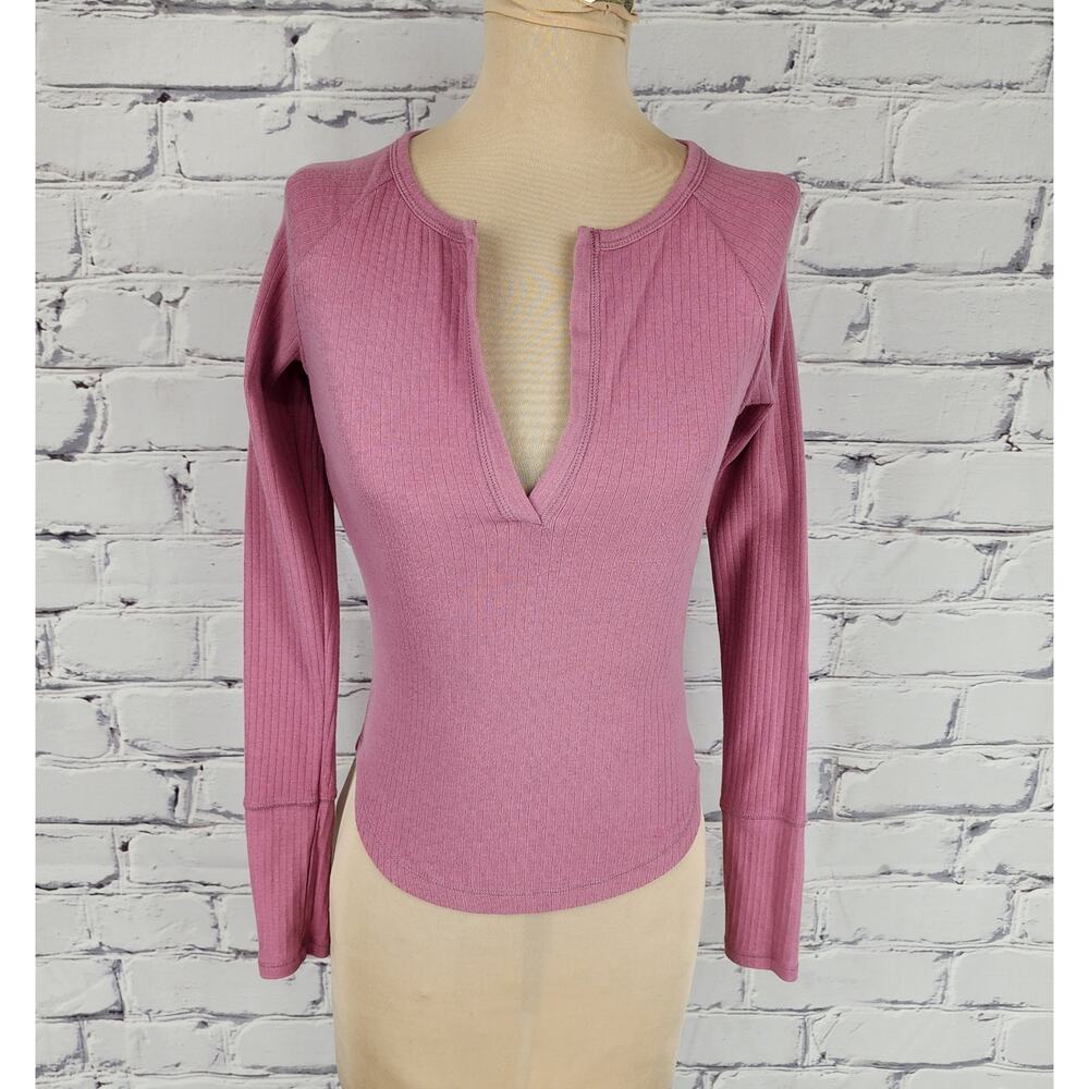 INTIMATELY Free People BELLA SWAN Billie Layering Top V Neck Ribbed Henley Shirt